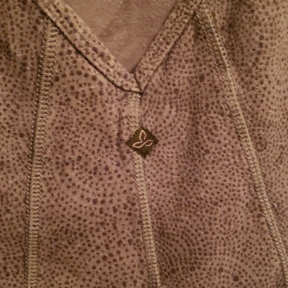 Atheletic top - Picture 3 of 4